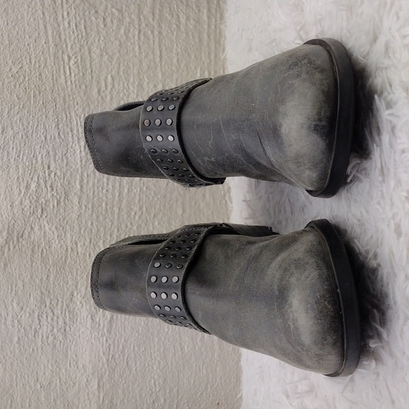 Sorel Lolla ll Quarry Gray Leather Strap Stud Chunky Heel Pull On Ankle Boot - Picture 2 of 16